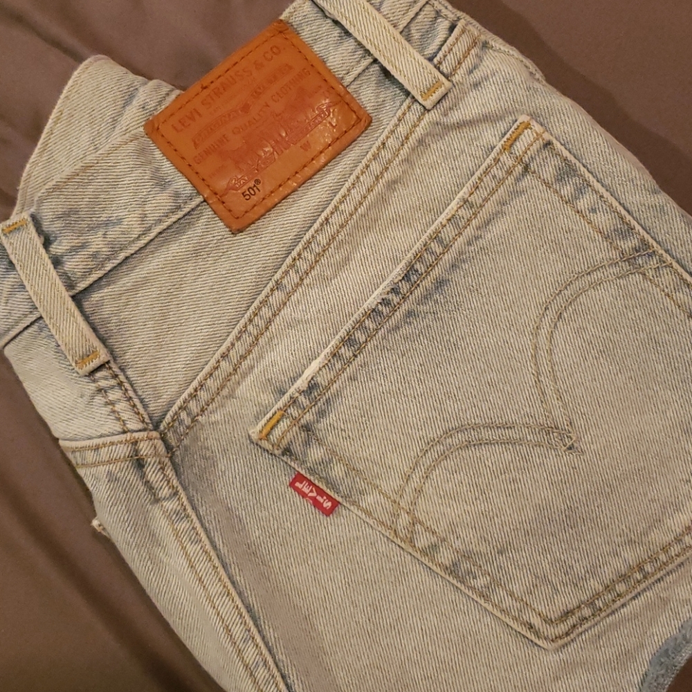 501 Levi shorts